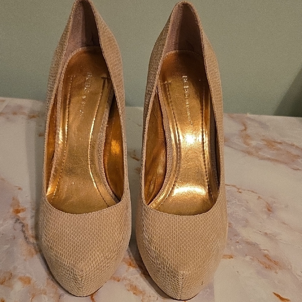 BCBGeneration Cream High Heeled Pumps with Pointed Toe 4 Inch Heels